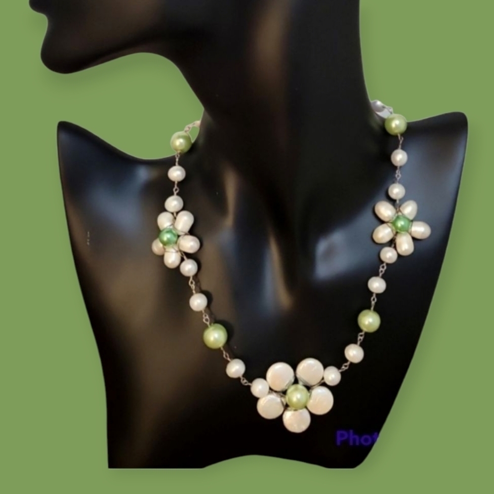 Handmade Freshwater Pearl Wire Wrapped Daisy Bridal Landgirl Beaded Necklace